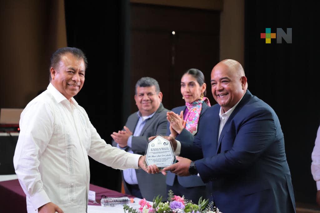 Preside Eric Cisneros ceremonia por 60 aniversario del Colegio de Notarios del Estado