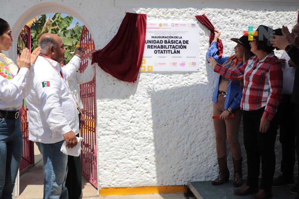 Inaugura Eric Cisneros la Unidad de Rehabilitación, en Otatitlán