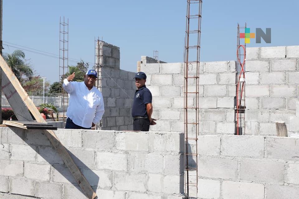 Eric Cisneros supervisa construcción del módulo gemelo de GN, en Tamarindo
