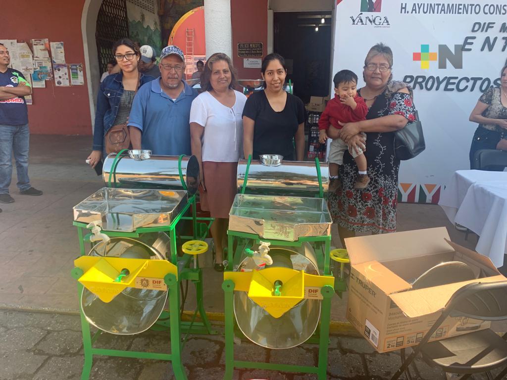 Entregan apoyos productivos a la ciudadanos de Yanga