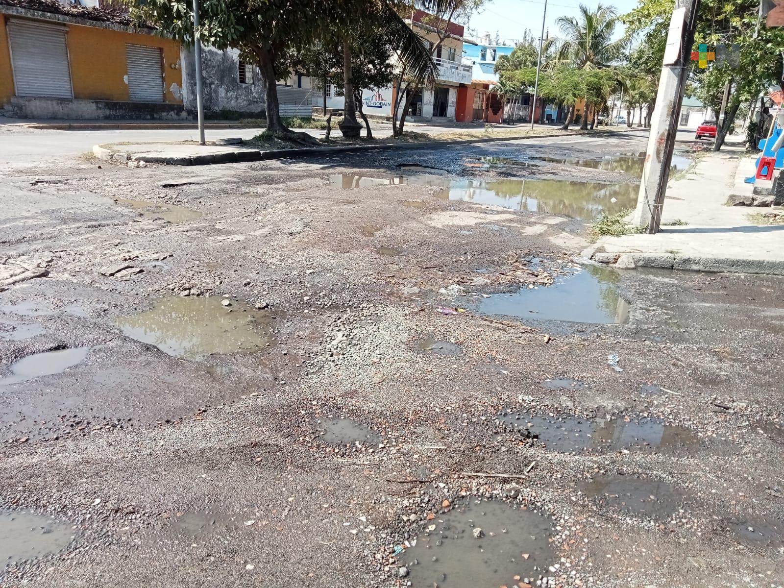 Calles del municipio de Veracruz presentan excesivo número de baches