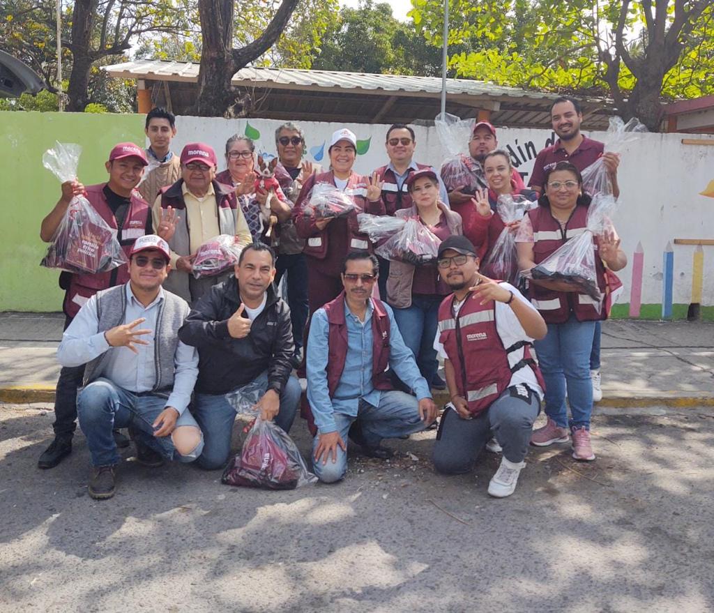 Ola guinda arropa a AMLO