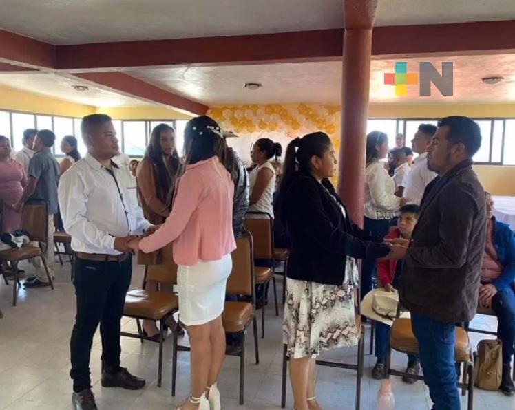 En Tlachichilco 15 parejas formalizaron su unión matrimonial