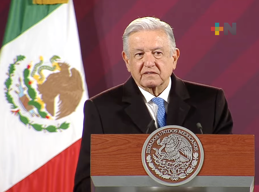 Torre Centro en Veracruz, adefesio construido por la corrupción; debe reducir su tamaño: AMLO