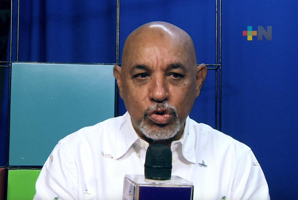 Alista su cuarto libro deportivo, el periodista veracruzano Diego Hernández Tejeda