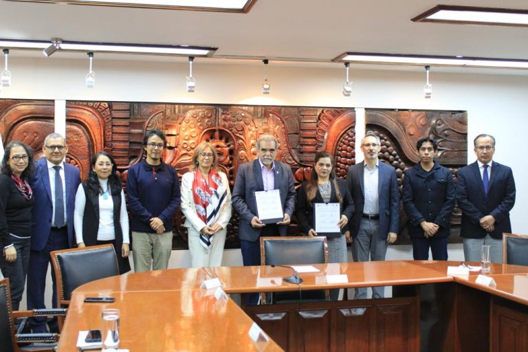 Firman IVEC y UV convenio de fomento e impulso a la investigación, la cultura y las artes del estado de Veracruz