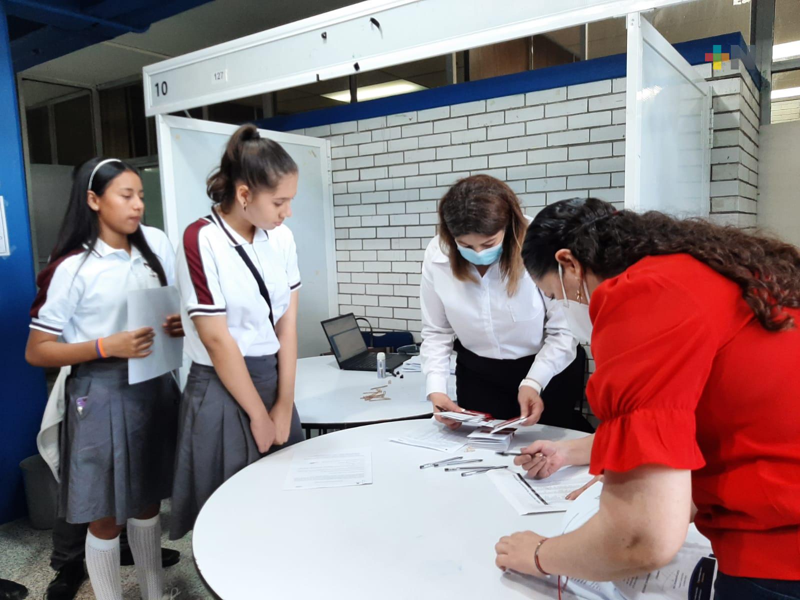 Entrega Constellation Brands becas a estudiantes veracruzanos