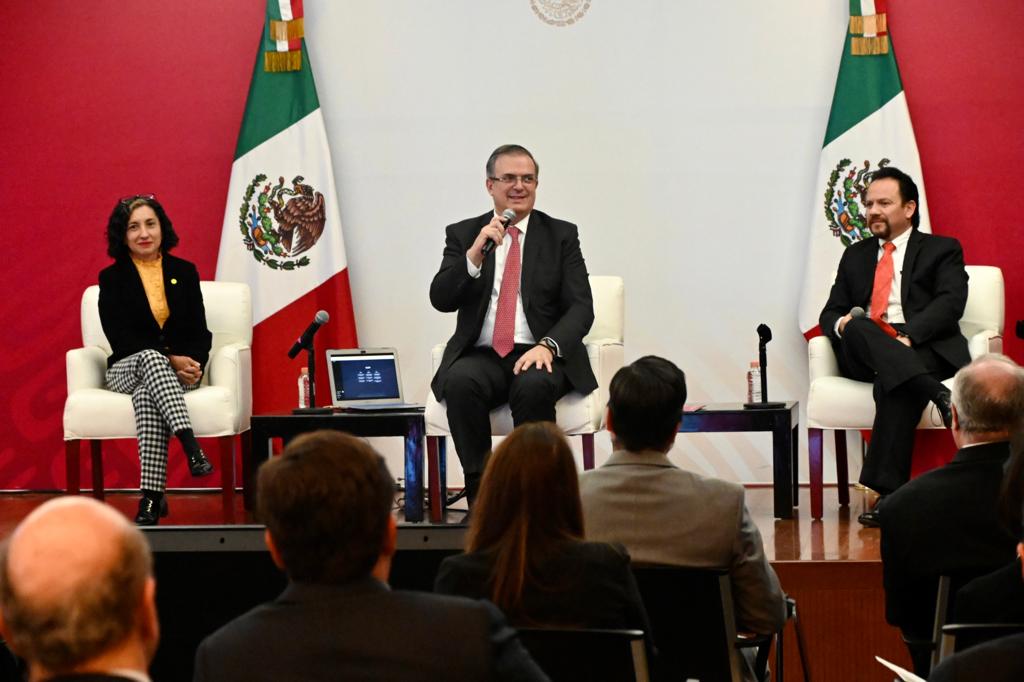 Dialogan en SRE sobre retos y oportunidades de la Inteligencia Artificial en México
