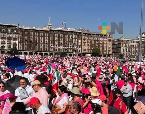 Realizan manifestación de protesta en defensa del INE, en CDMX