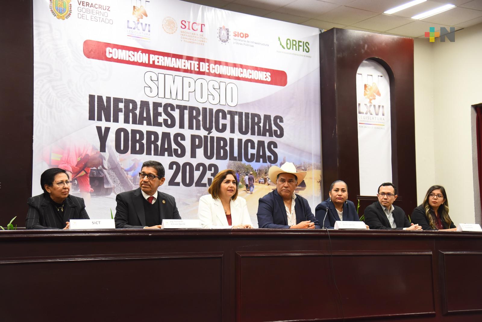 Con simposio se orientó a ayuntamientos en la gestión de obra pública: Marco Martínez