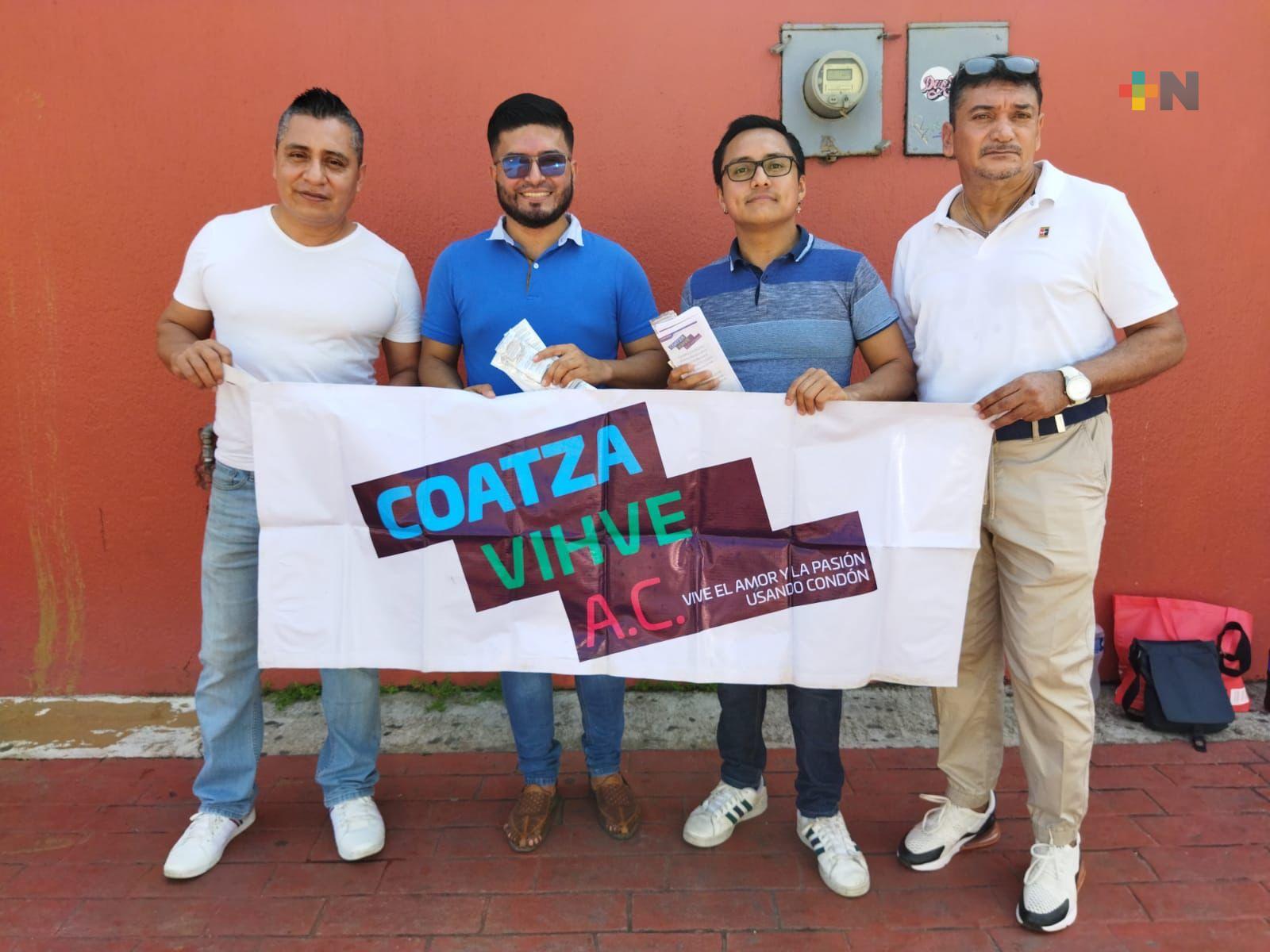 ONG de Coatza regala condones, hace pruebas de VIH e informa sobre ITS