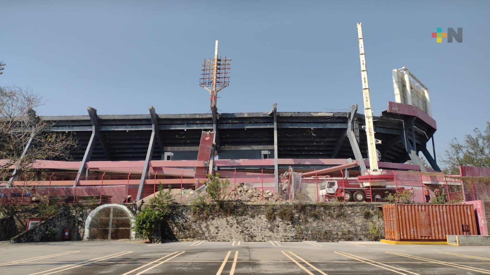 Se reanudan labores de remodelación en el estadio Luis «Pirata» Fuente