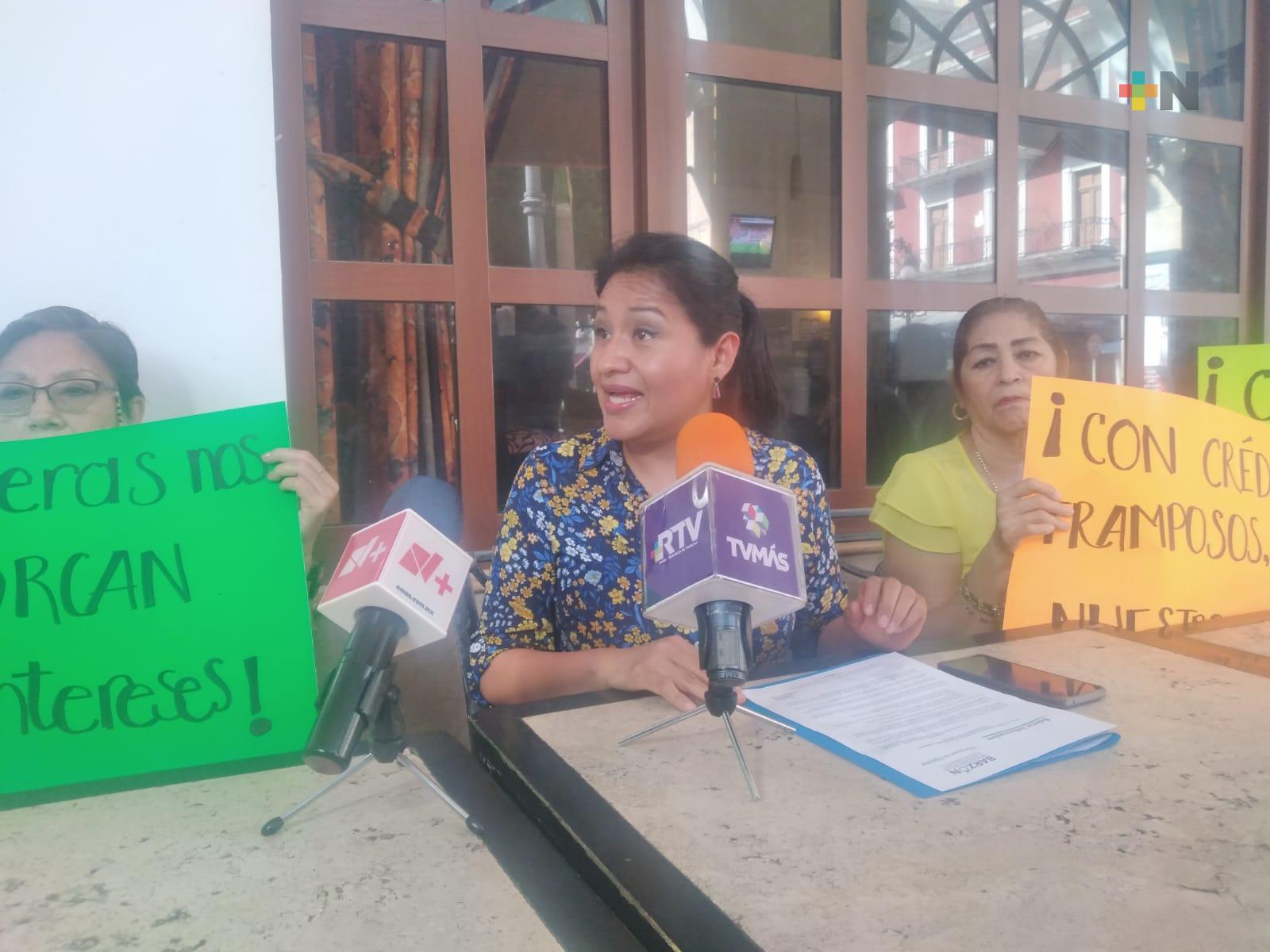 Por semana, hasta cuatro quejas contra financieras recibe Barzón