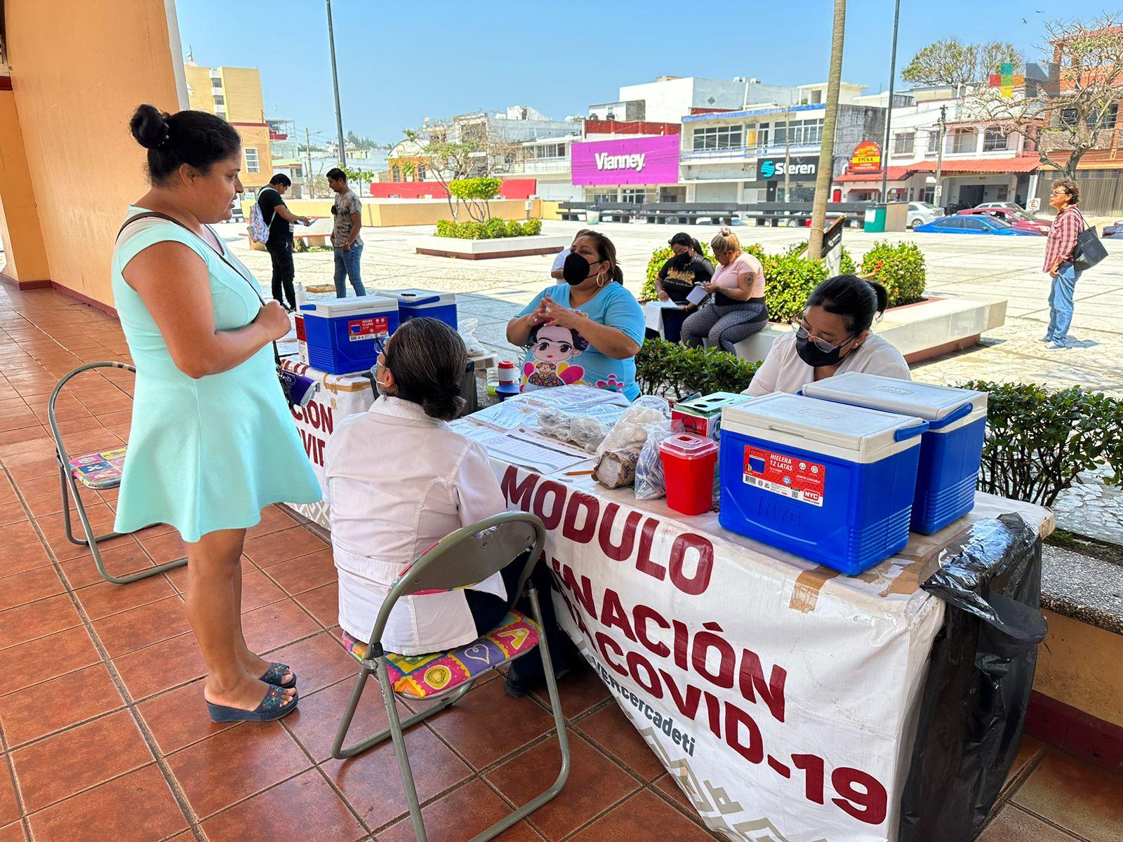 Módulo de vacunación anti-Covid para niños y adultos en Coatzacoalcos