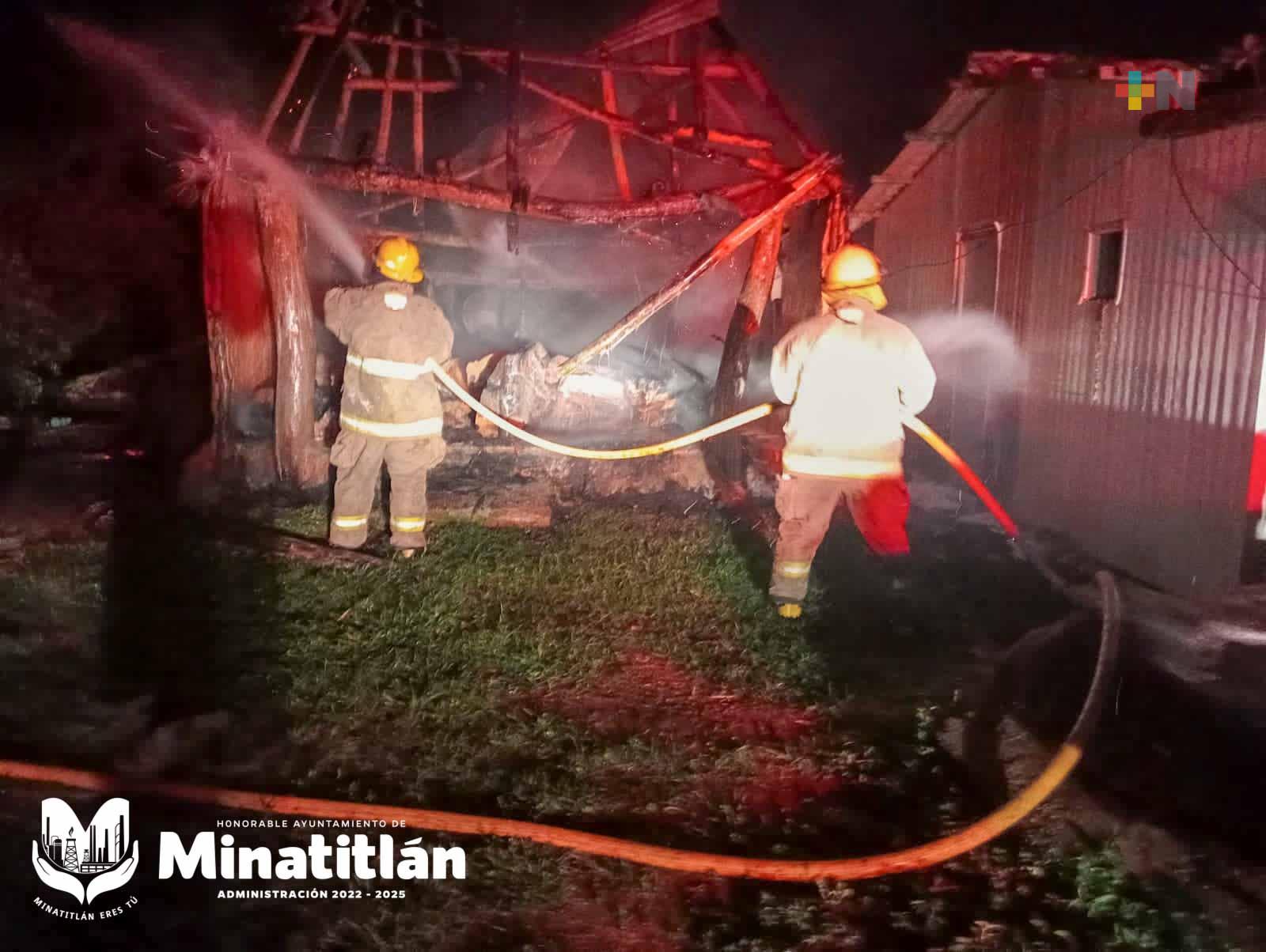 Atiende Protección Civil de Minatitlán incendio en la zona rural