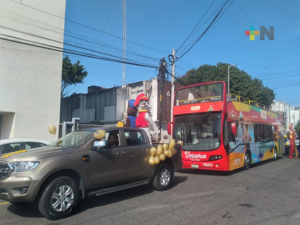 Con Caravana Dorada recuerdan porteños Día Internacional contra Cáncer Infantil
