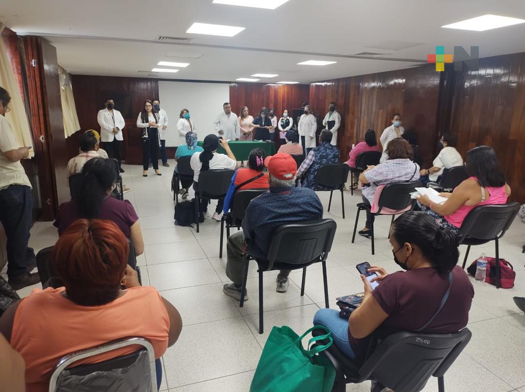 Atienden inquietudes de pacientes oncológicos en IMSS zona 36