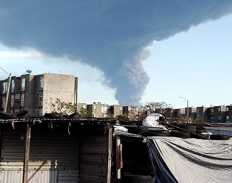 Localizan a dos trabajadores fallecidos en explosión de Tuzandépetl