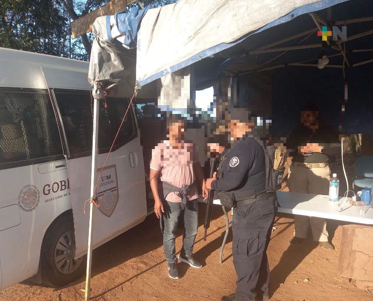 Resguarda SSP a 16 migrantes en Acayucan y Oteapan