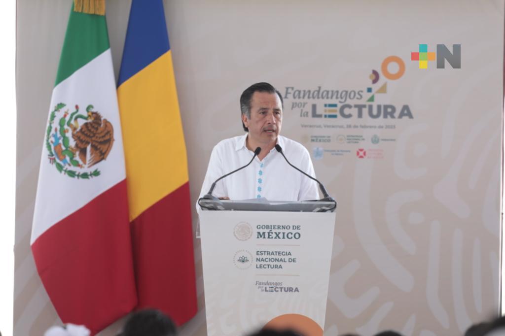 Campaña de lectura llegará a 117 mil alumnos de 200 mil escuelas: Gobernador