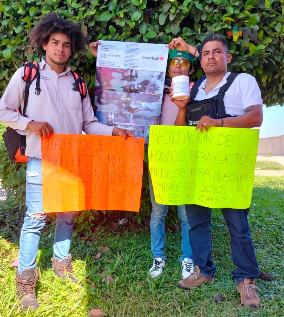 Solicitan repartidores de comida apoyo económico para compañero accidentado