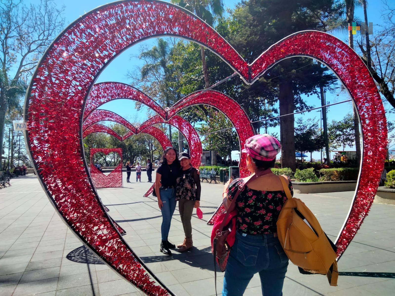 Muchas personas celebran la amistad y a la familia este 14 de febrero