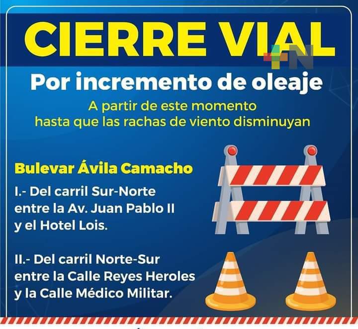Por oleaje cierran tramo del bulevar Ávila Camacho en Boca del Río