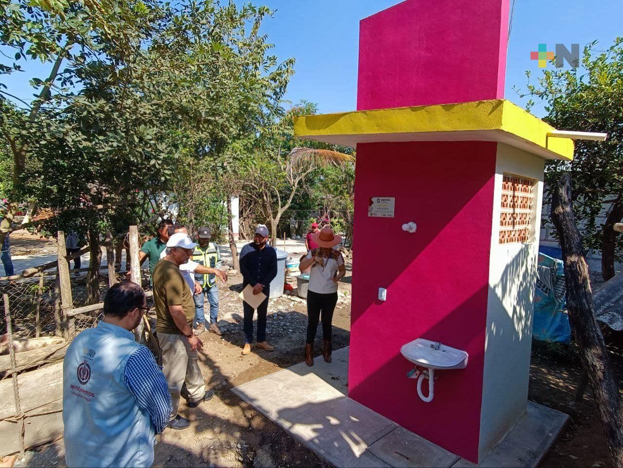 Entrega Sedesol obras de tipo sanitario en zona norte de Veracruz