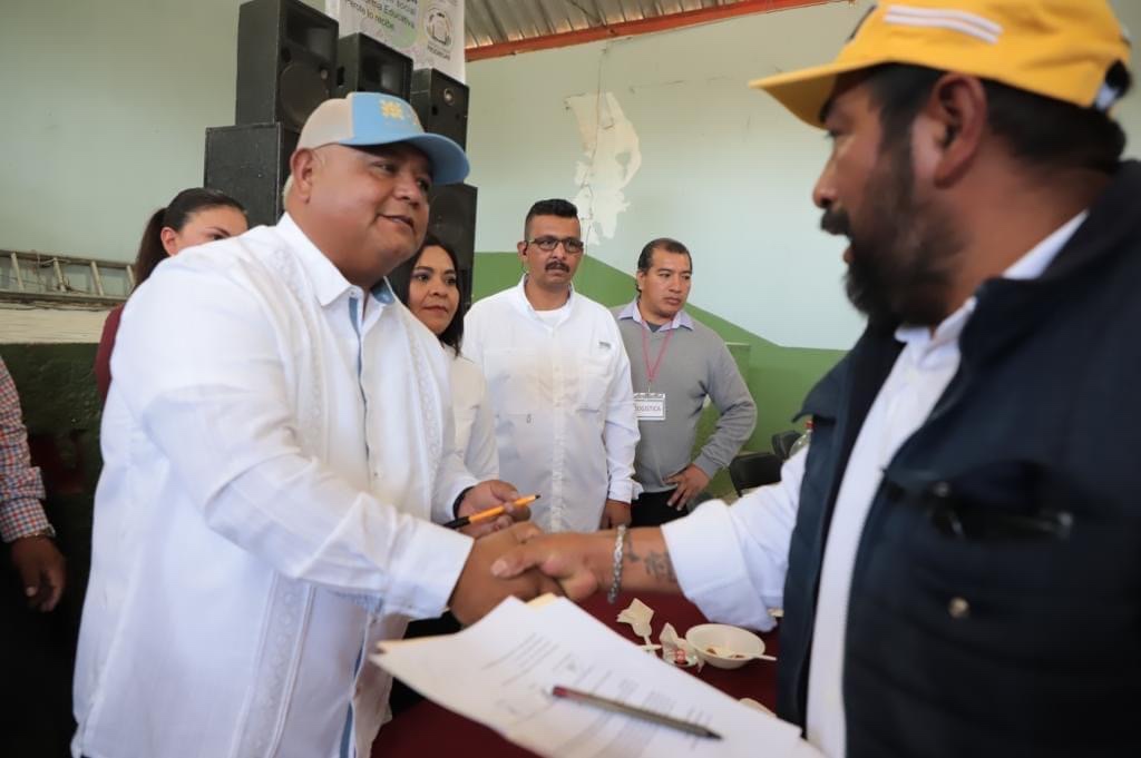 Gobierno y pobladores de Perote realizarán proyectos de desarrollo social: Eric Cisneros