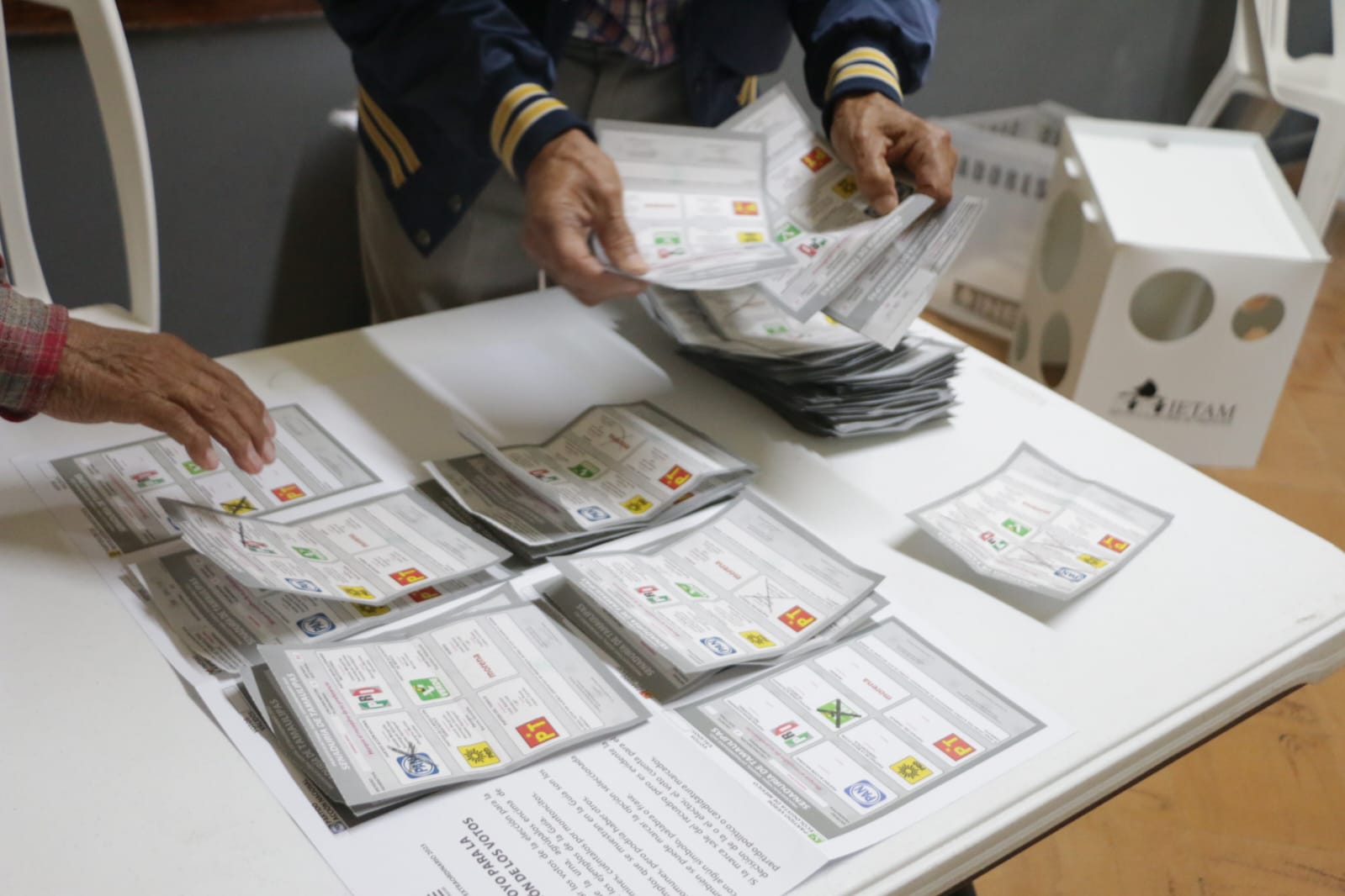 Acusan al INE por inconsistencias en proceso de escrutinio y cómputo