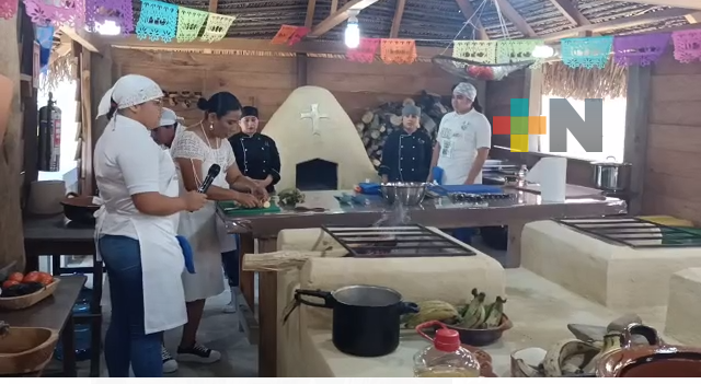 Participa Universidad Tecnológica de Gutiérrez Zamora en el segundo festival de la Vainilla