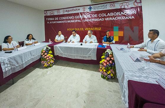 Universidad Veracruzana firmó convenio con Ayuntamiento de Agua Dulce