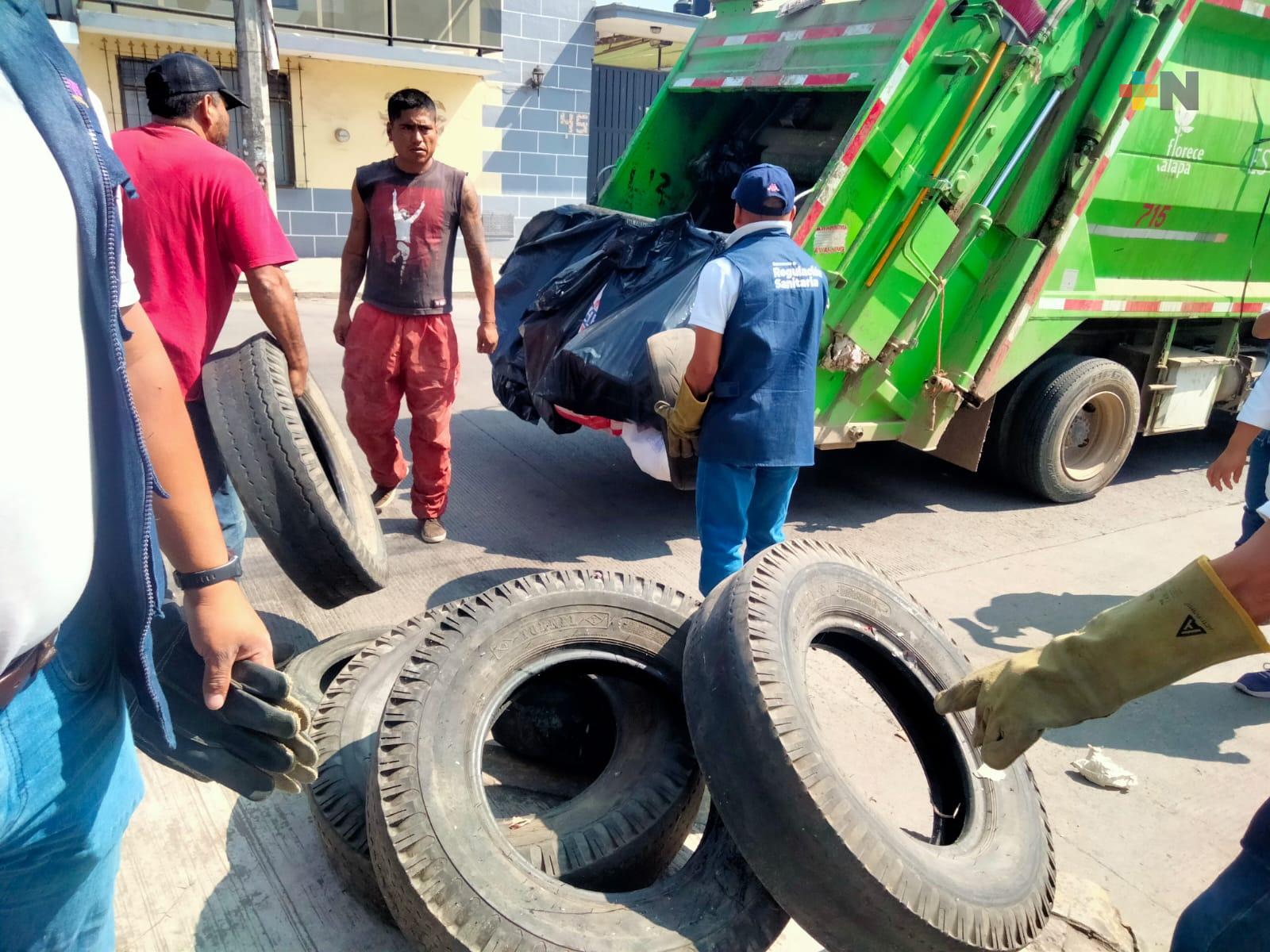 Continúan jornadas de descacharrización en colonias de Xalapa