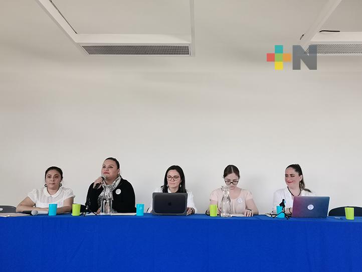 Mujeres enfrentan grandes desafíos en trayectoria académica y laboral