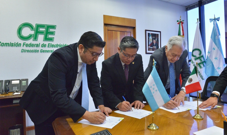 Firma CFE convenio de cooperación con el gobierno de Honduras