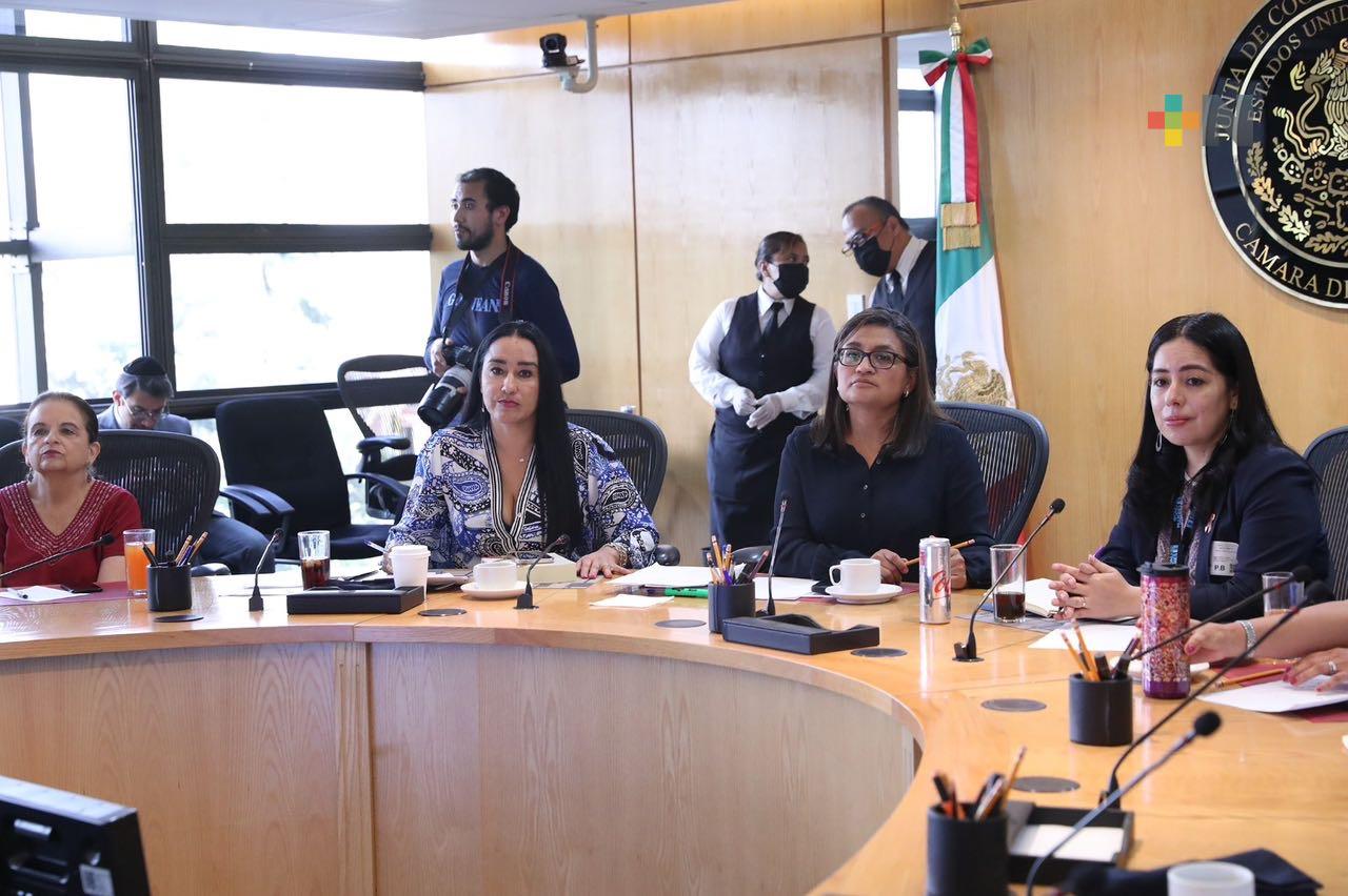 Proponen que escultura de Amajac y Antimonumenta compartan espacio en Paseo de la Reforma