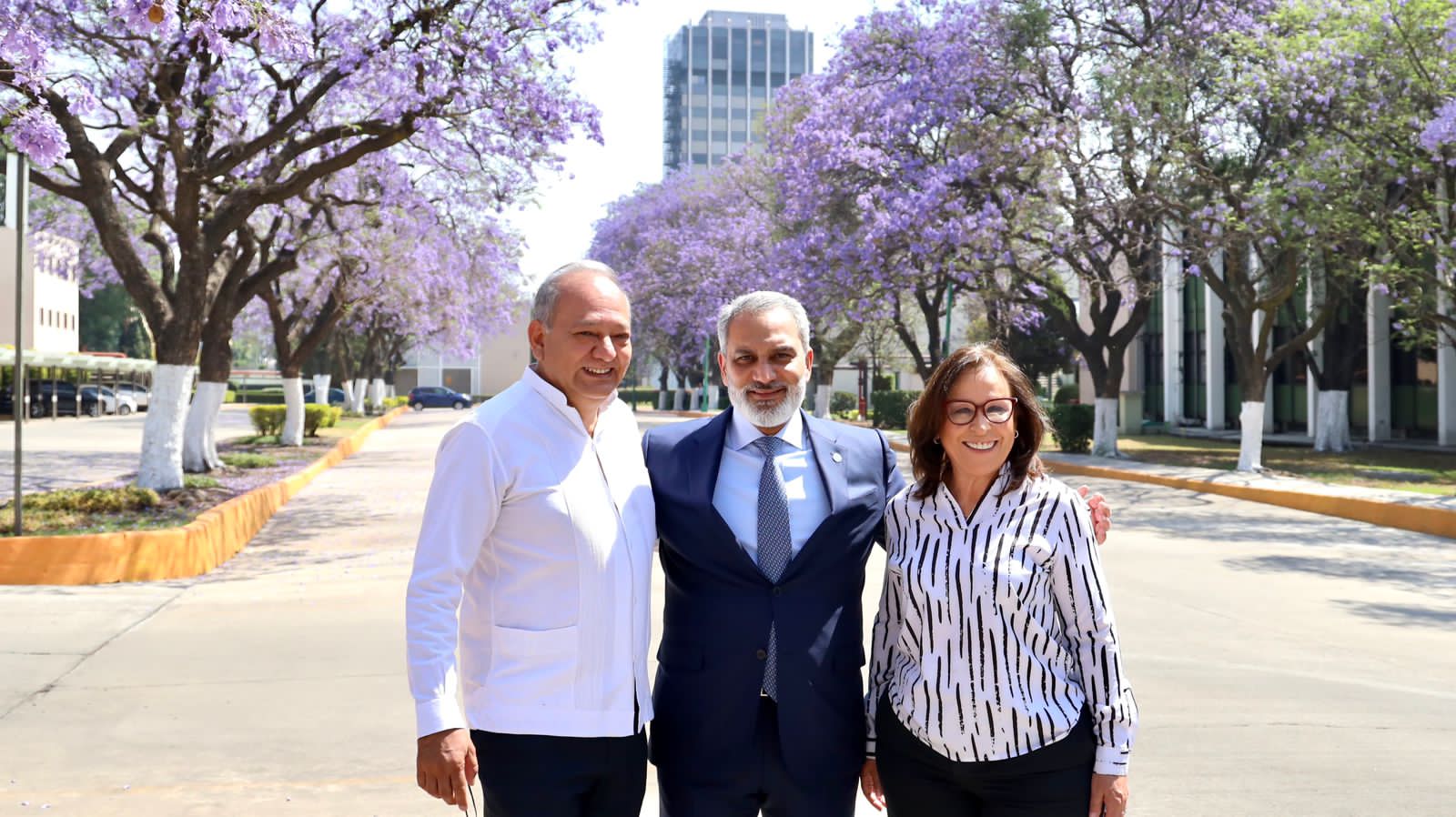 El secretario general de la OPEP y Rocío Nahle recorren el IMP
