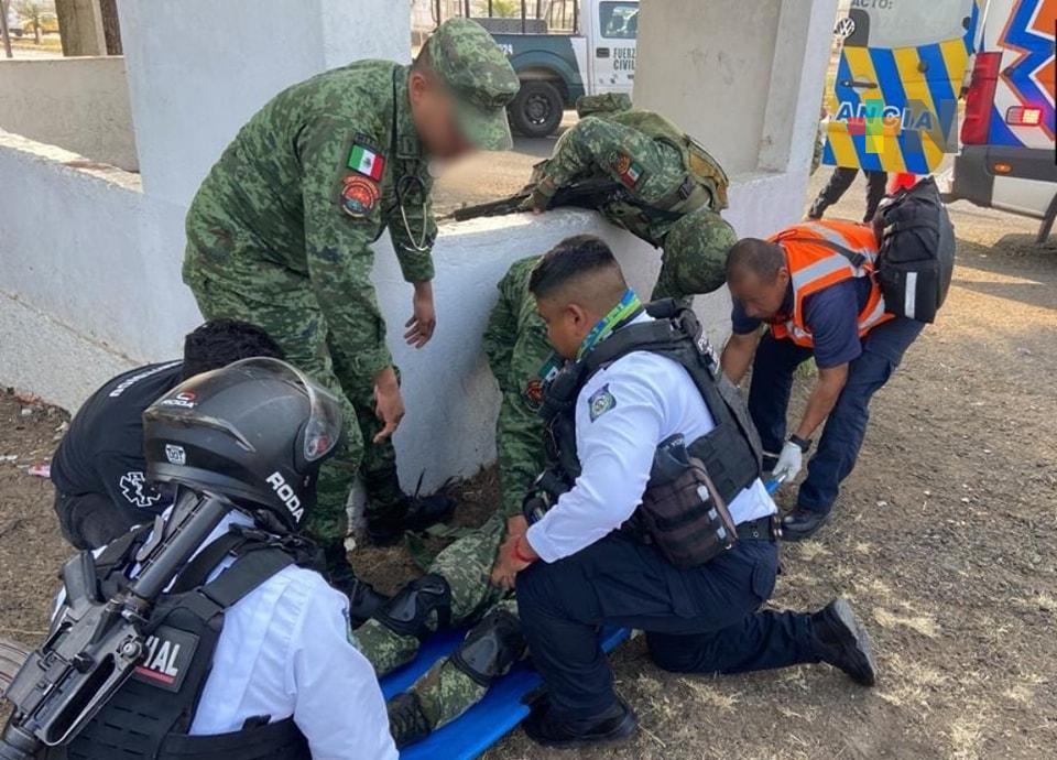 SSP brinda apoyo prehospitalario a militares y civiles tras accidente vehicular en carretera Xalapa-Veracruz