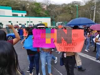 Piden estudiantes de la UPN vigilancia ante robos en Arco Sur