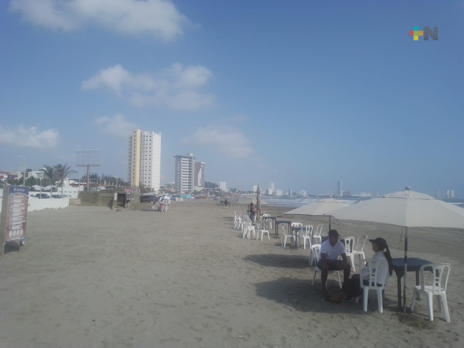 Comerciantes en playa de Boca del Río esperan reactivar ventas durante Semana Santa