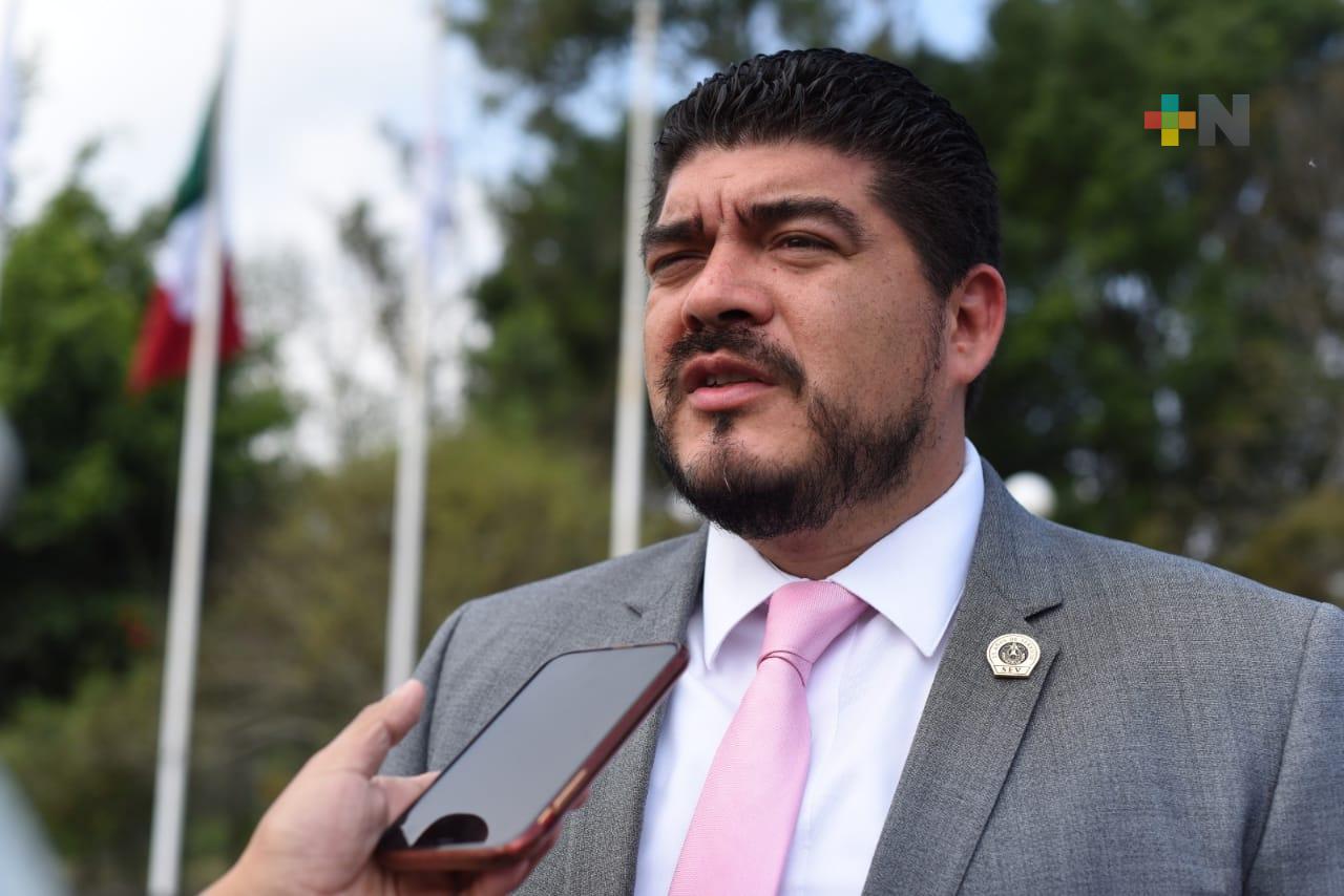 Doble denuncia contra exmaestro que defraudó con presunta venta de plazas: SEV