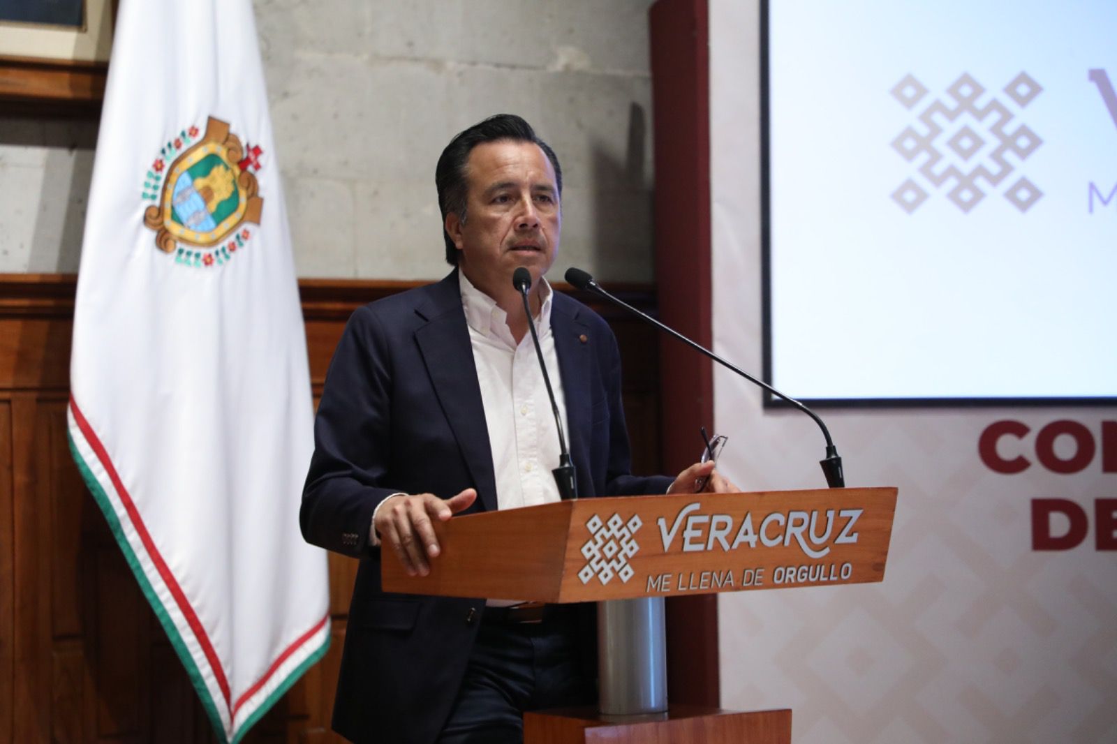 Ningún trabajador es obligado a marchar el 18: Gobernador