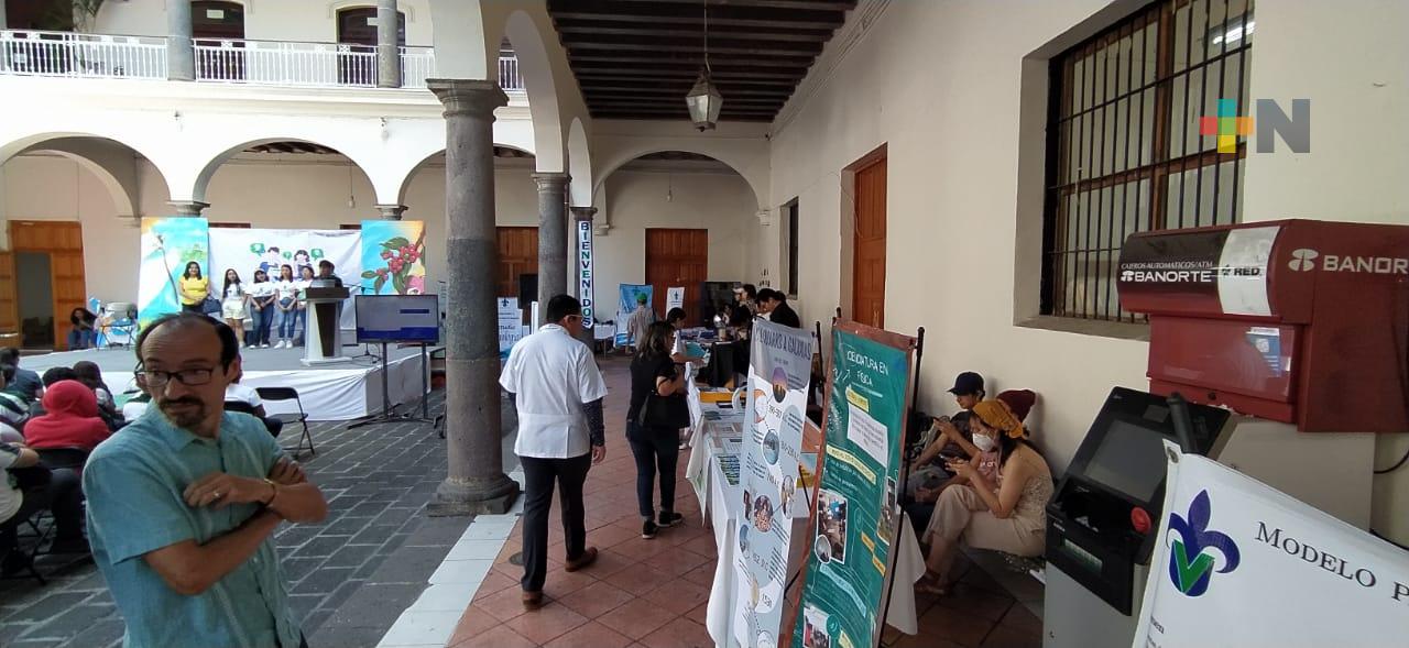 UV llevó a cabo Expo Orienta 2023 en Coatepec