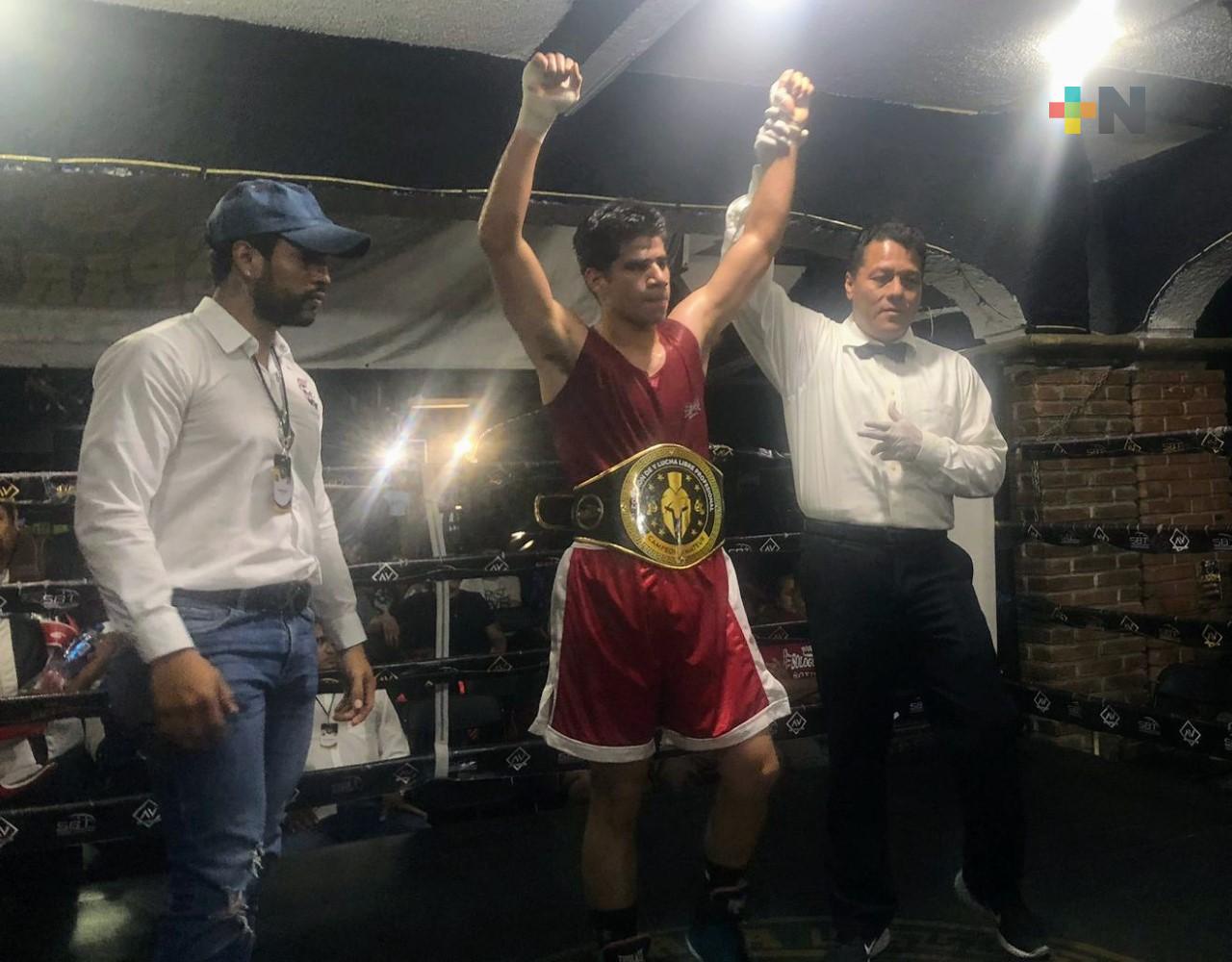 Efraín Sánchez y Josué García retuvieron títulos estatales de boxeo