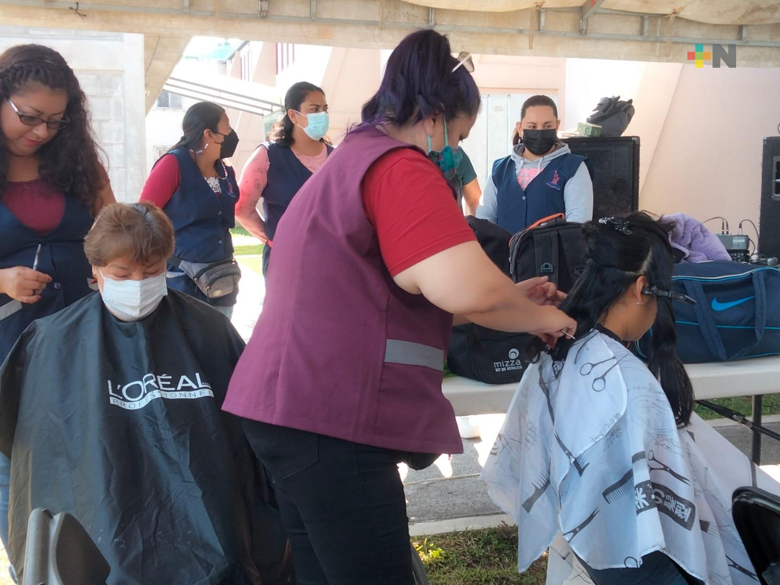 Centro comunitario Fovissste ofrece servicios médicos y de belleza gratuitos