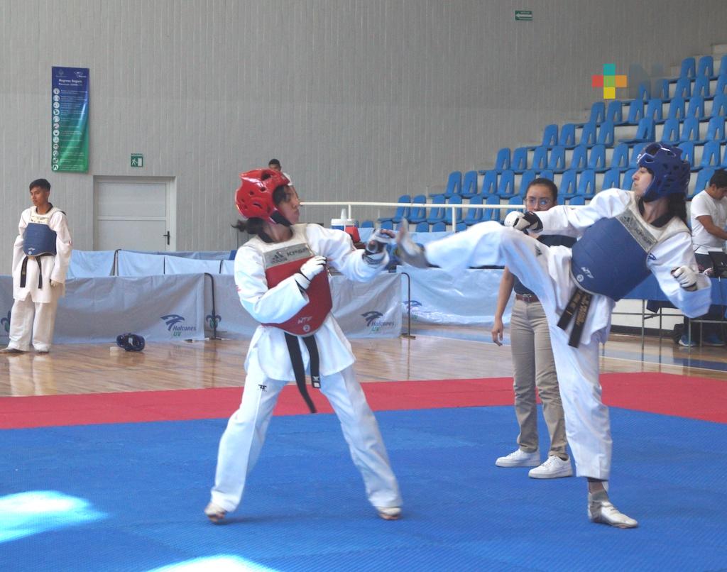 Competirán 17 taekwondoínes por UV, en Universiada Regional