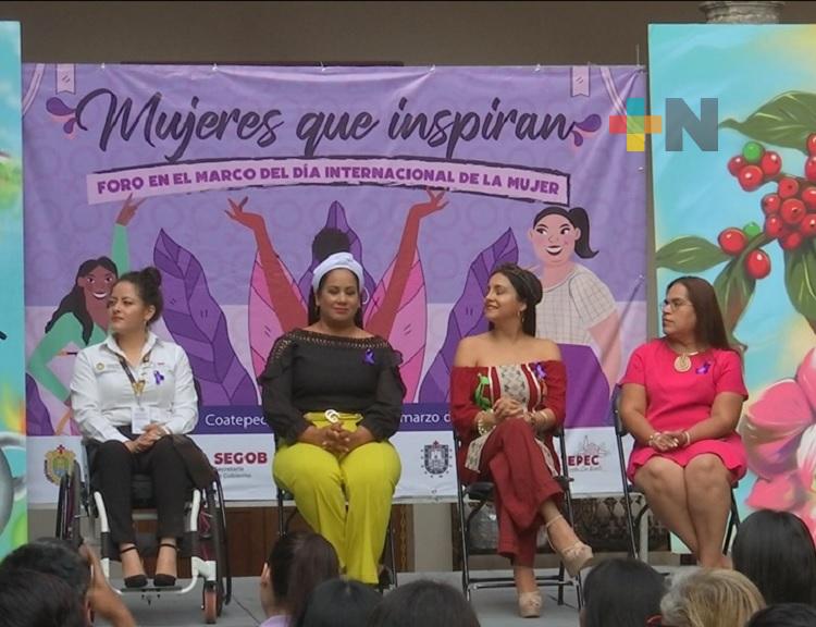 En Coatepec realizan foro “Mujeres que inspiran”