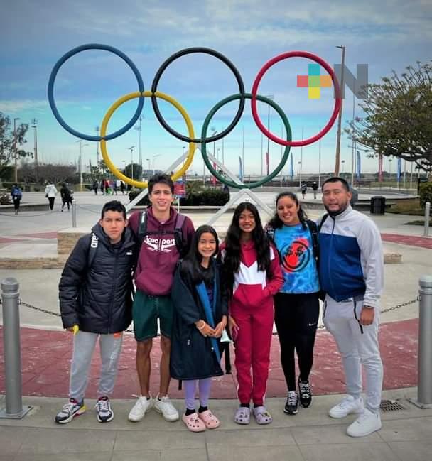 Club Fénix ganó 10 medallas en Grand Prix de Natación Junior y Senior