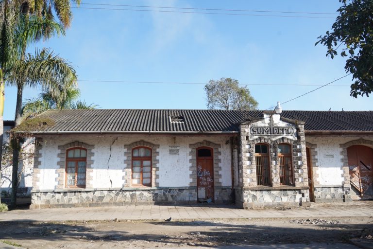 Visita el IVEC estaciones históricas de ferrocarril en la zona montañosa central