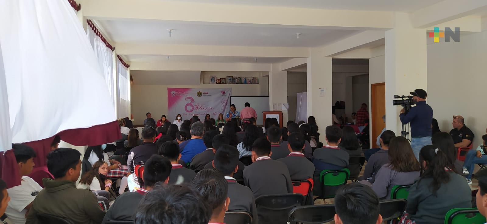 Organizan foro para promover la no violencia contra mujeres y niñas en Rafael Lucio